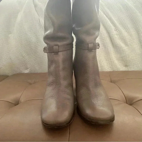 Tory Burch Jenna Zip Back knee-high boots Grey/Taupe Pebbled Leather Size 8 EUC - Picture 7 of 16